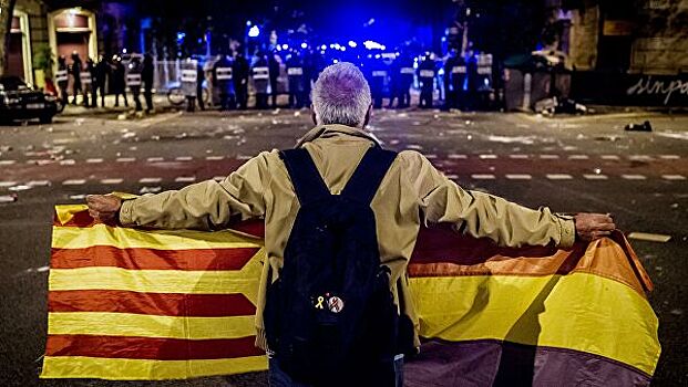 В ночной Барселоне снова разгораются протесты