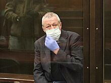 Суд смягчил приговор Ефремову