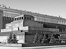 Почему Щусев выбрал для мавзолея Ленина форму пирамиды