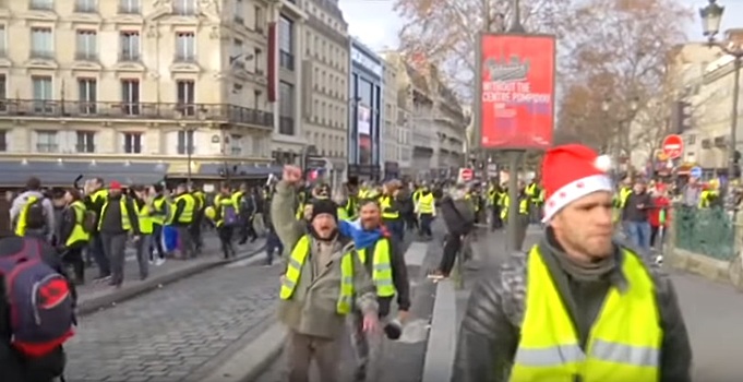 Сенат Франции не стал запрещать применение резиновых пуль против демонстрантов
