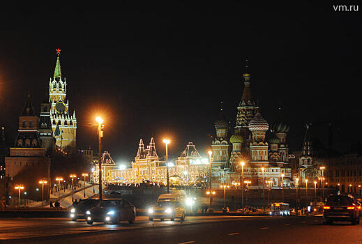 Кремль переходит на летний туристический сезон