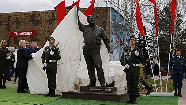 Под Ярославлем открылся памятник "Макарыч"