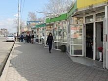 В Красноярске в районе краевой больницы павильоны снесут ради парковки