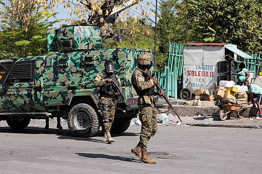 США эвакуировали персонал своего посольства с Гаити