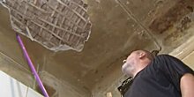 Жильцы коммуналки в Москве собираются судиться из-за обрушившегося потолка