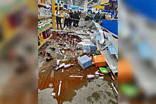E1.ru: в гипермаркете "Лента" в Екатеринбурге обрушился стеллаж с алкоголем