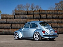 Этот электрический Volkswagen Beetle разгоняется до 100 км/ч быстрее, чем 911 GT3