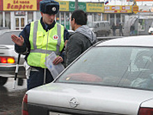 Таможенники смогут останавливать автомобили в приграничных регионах