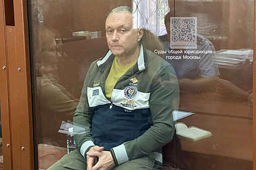 Суд в Москве продлил срок содержания под стражей сенатору Савельеву