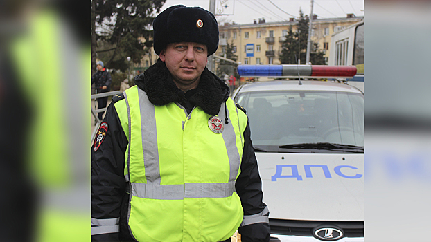 В Самаре сотрудник полиции экстренно доставил ребёнка с повреждённым лицом в больницу