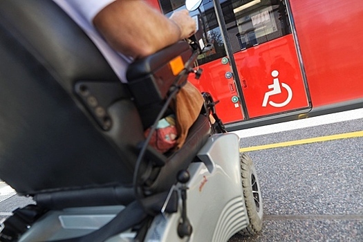 Власти рассказали, куда жаловаться на отсутствие пандусов в Калининграде и области