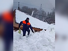 В поселке Архыз в Карачаево-Черкесии сошла лавина