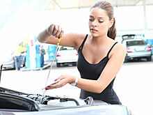 В каких случаях стоит добавить масло в бензобак