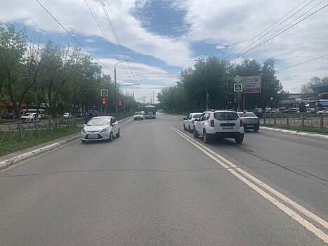 В Оренбурге водитель авто проигнорировал красный свет светофора и сбил пожилую женщину-пешехода