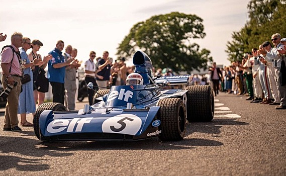 Джеки Стюарт вновь сел за руль чемпионской Tyrrell 006