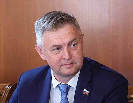 Роман Береснев поздравил жителей Кировской области с Днем защитника Отечества