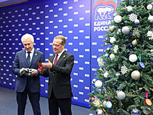 Медведев исполнит новогодние мечты детей из России и ДНР