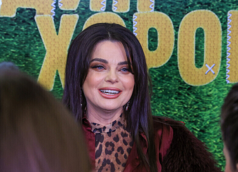 «Сексуальна!»: Королева обратилась к маме, отмечающей 80-летие