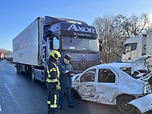 Четыре человека стали жертвами массового ДТП с фурой на российской трассе