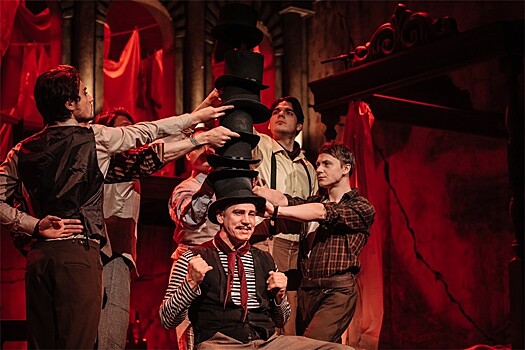 "Цилиндр" Эдуардо де Филиппе. Театр на Трубной. Режиссер Дмитрий Астрахан.