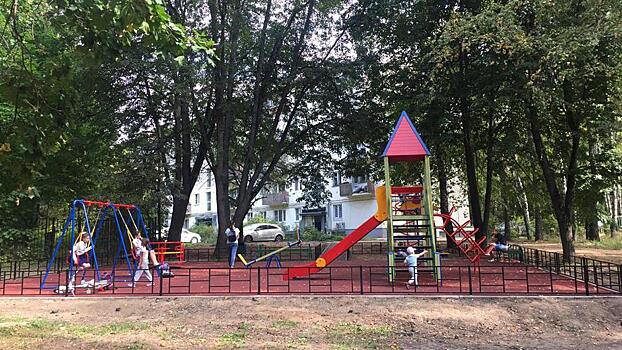 Новая детская площадка появилась в Звенигороде. Ее открытия ждали 15 лет
