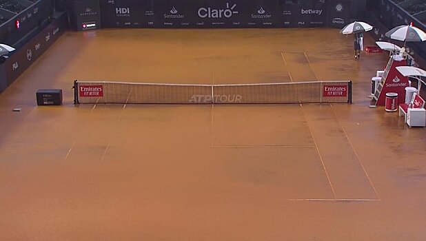 На турнире в Рио затопило корт. Из-за дождя Алькарас доиграл матч только через 30 часов после начала