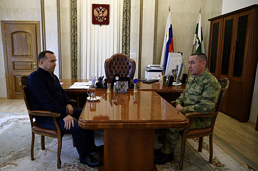 Губернатор Шумков провел встречу с командующим Уральским округом Росгвардии
