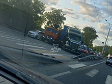 Массовое ДТП на Бердском шоссе в Новосибирске перекрыло все движение