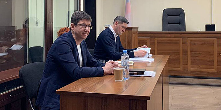 Зиньковский, Умяров и Зуев приехали на приговор Ларину в Замоскворецкий суд