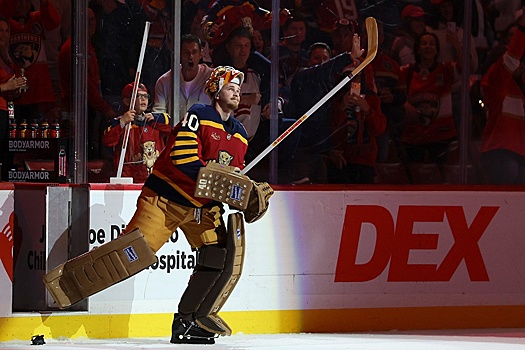 Российский вратарь Тарасов признан второй звездой дня в НХЛ