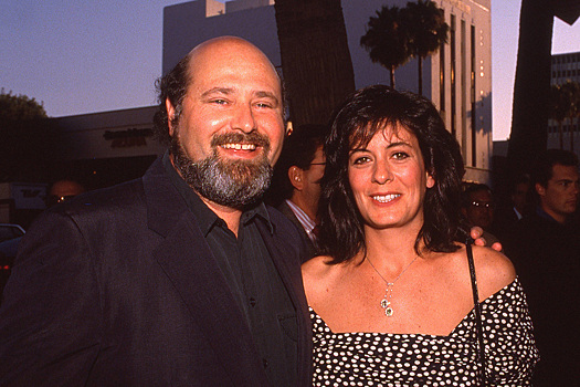 Подозреваемым в убийстве известного режиссёра и его жены оказался их наркозависимый сын