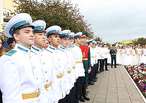 В Оренбурге 104 выпускника президентского кадетского училища получили дипломы об окончании учебного заведения