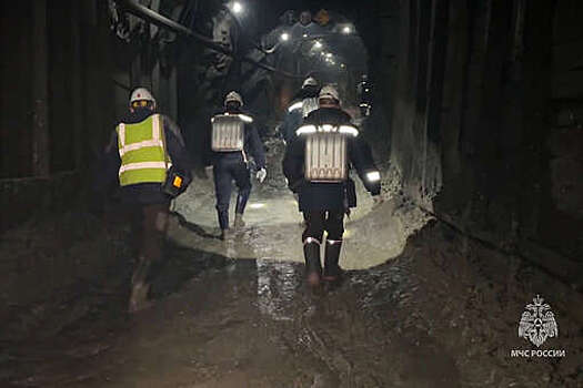 Третья разведочная скважина на руднике "Пионер" показала наличие воды в шахте