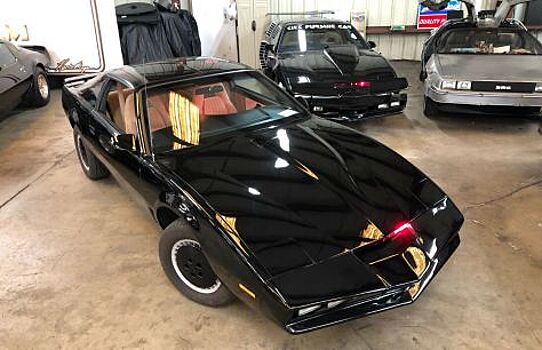 Точная копия знаменитого Kitt 1983 года с автографом Хова стоит 60 тысяч долларов