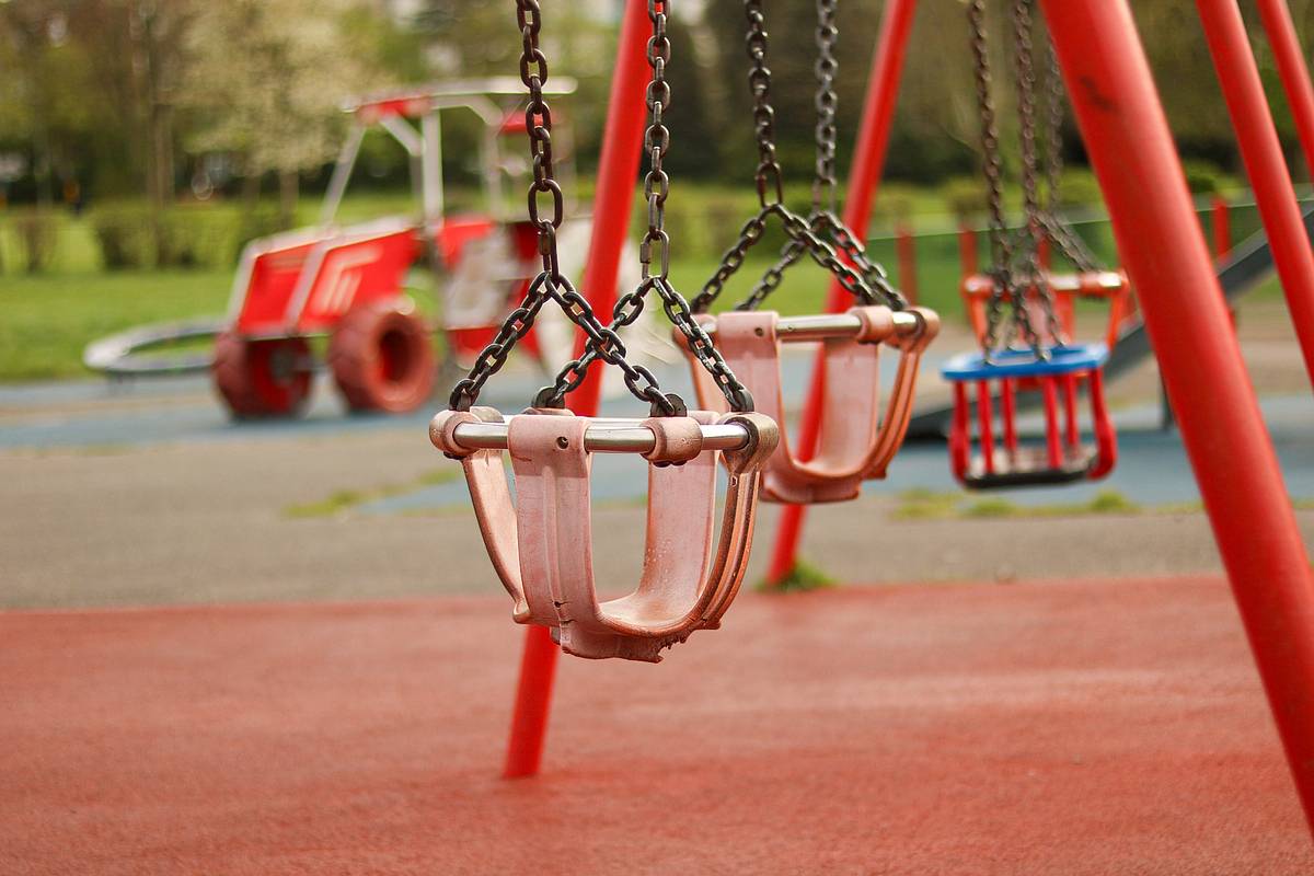 В Москве темнокожие воспитательницы забыли ребенка во время прогулки