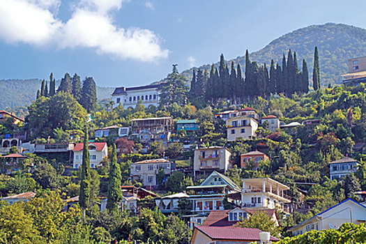 Эксперты сравнили стоимость туров в Абхазию и Сочи и назвали выгодный курорт