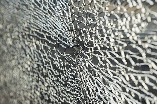 Жители российского города сообщили о взрывах и вспышках в небе