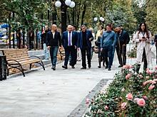 В Курске Хинштейн прошёл по ремонтируемым паркам и скверам