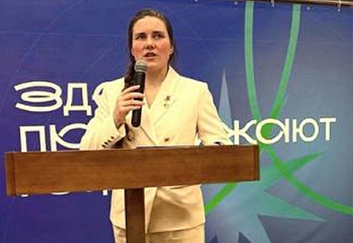 Новосибирский космонавт Кикина успешно защитила кандидатскую диссертацию