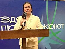 Новосибирский космонавт Кикина успешно защитила кандидатскую диссертацию