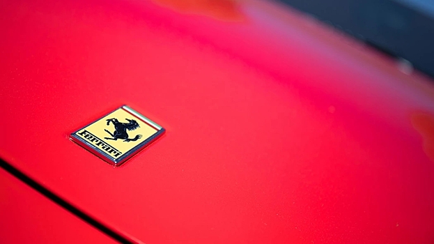 Ferrari планирует устанавливать рули в стиле Формулы-1 в дорожные автомобили