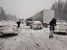 Пробка длиной в 20 километров возникла между Кемеровом и Мариинском из-за ДТП