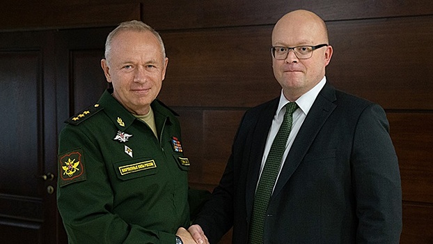 Замминистра обороны РФ Фомин встретился с послом Финляндии