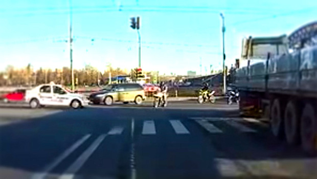 Мотосезон открыт - и как всегда не без приключений