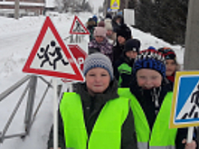 Сотрудники Госавтоинспекции Новосибирской области организовали для школьников экскурсию «В гости к пешеходному переходу»