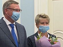 Губернатор Омской области наградил омичей за достойный труд