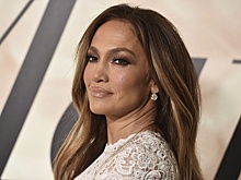 «Единственный человек, которому уделяет время»: что происходит в личной жизни Дженнифер Лопес после развода