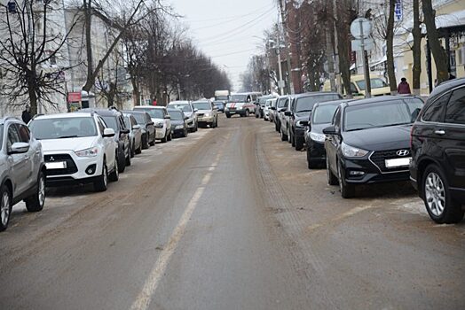 На обочинах центральных костромских улиц запретят парковку