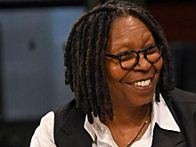 Голливудская звезда Вупи Голдберг извинилась за свои высказывания о Холокосте — Видео