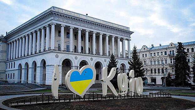 Памятник Пушкину снесли в центре Киева